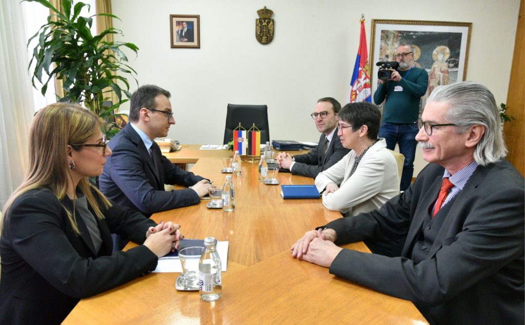 Petković sa Konrad o položaju Srba na Kosovu, dijalogu i ZSO (Foto Kancelarija za KiM)