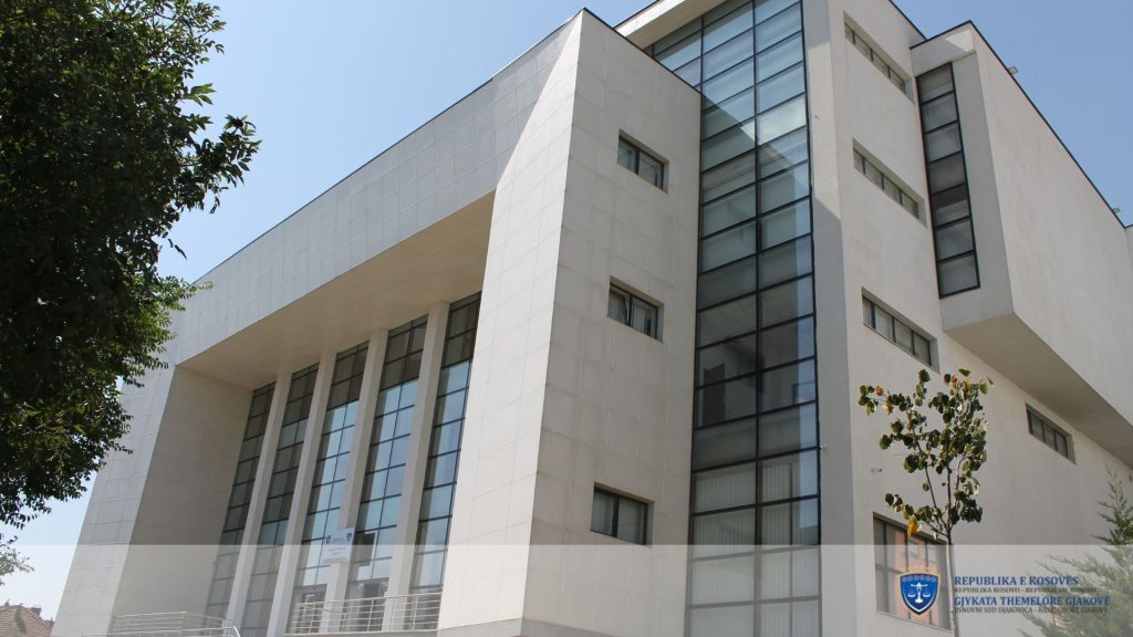 Đakovica: Četvoro zadržano zbog sumnje na trgovinu narkoticima, pronađeni droga, oružje i novac (Foto Osnovni sud u Đakovici)