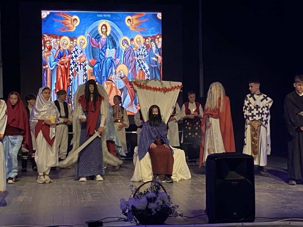 Svetosavska akademija “Sveti Sava – svetlost kroz vekove”: Bez vere nema znanja, bez ljubavi nema zajedništva (Foto Radio Mitrovica Sever)