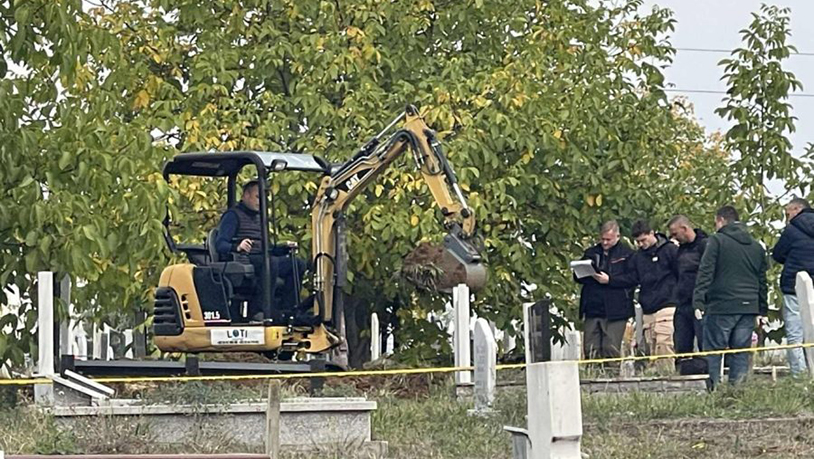 Srbica: Pronađeni posmrtni ostaci za koje se sumnja da su iz rata Iskopavanje u Srbici (Foto Jepi e Ze)