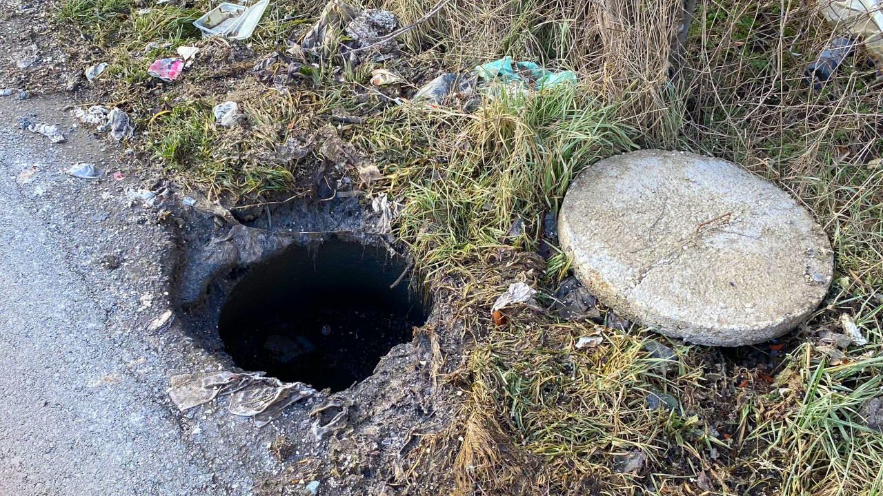 Otvorena šahta u ulici Cara Dušana (Foto Kim)