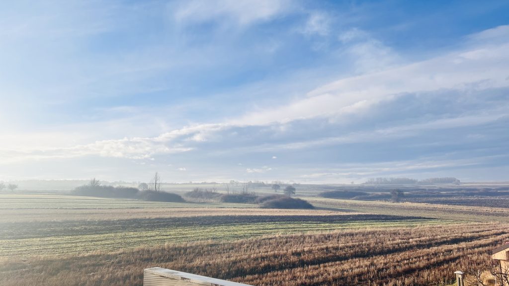 Posle maglovitog i sunčanog jutra, tokom dana kiša