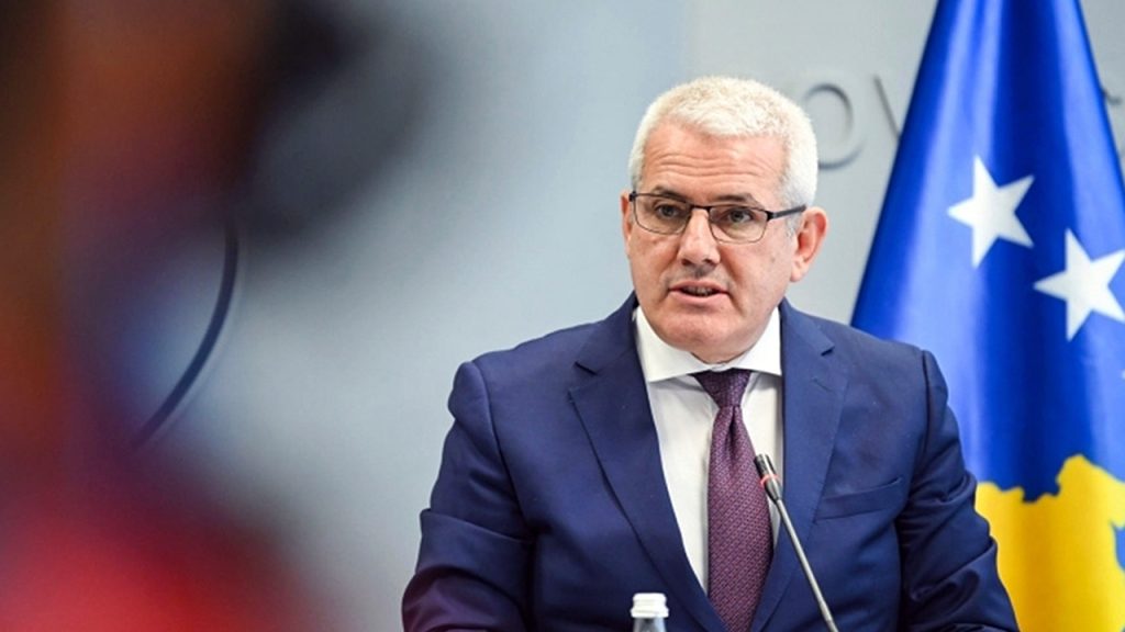 Svečlja: Stotine zahteva državljana Srbije za kosovsko državljanstvo Foto kabinet premijera Kosova)