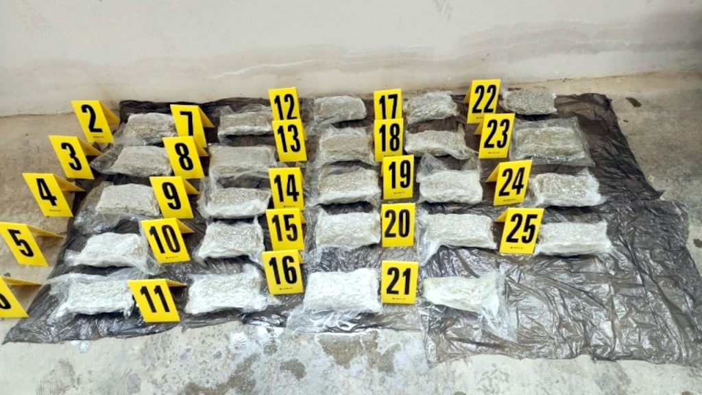 Merdare: Zaplenjeno sedam kilograma marihuane Na Merdaru pronađeno i zaplenjeno sedam kilograma marihuane (Foto Kosovska policija)
