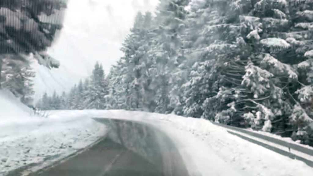 Put ka Crnoj Gori i dalje zatvoren za kamione Put ka Crnoj Gori i dalje zatvoren za kamione (Foto arhiva Kim)