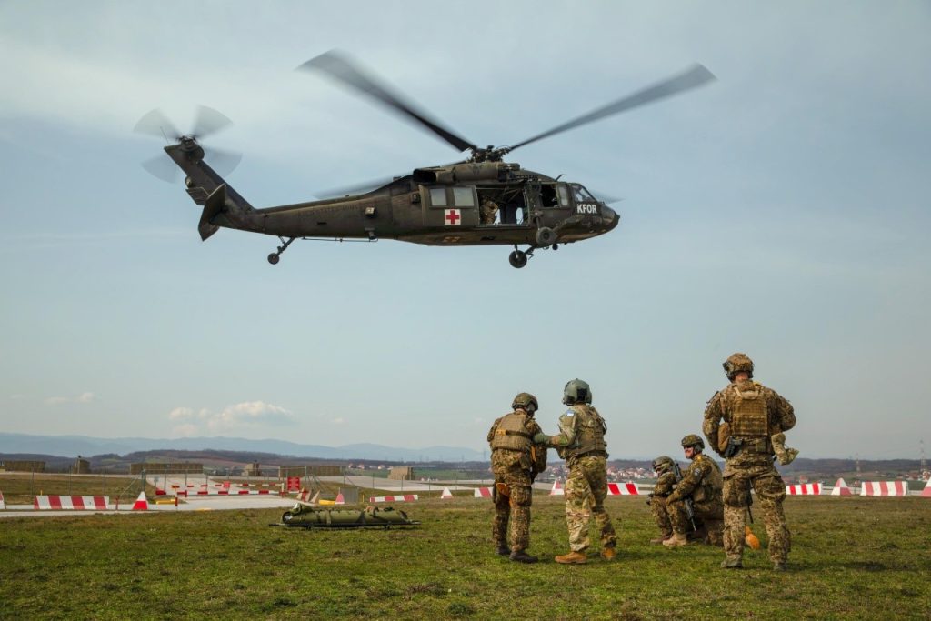 KFOR održao obuku medicinske evakuacije u kampu Bondstil (Foto KFOR)