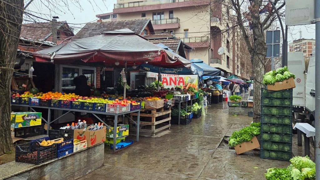Koliko košta život u Severnoj Mitrovici? Koliko košta život u Severnoj Mitrovici, ilustracija (Foto Alternativna)