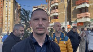 Milija Biševac sa današnjeg protesta u Severnoj Mitrovici (Foto Radio Kim)