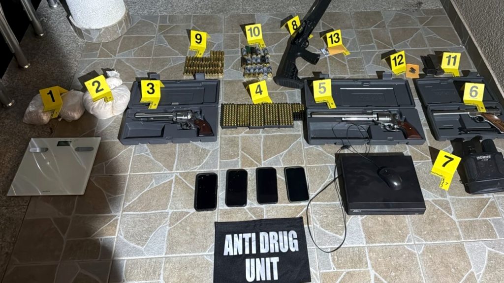 U Suvoj Reci zaplenjeni heroin i ilegalno oružje U Suvoj Reci zaplenjeni heroin i ilegalno oružje (Foto prokuroria-rks.org)