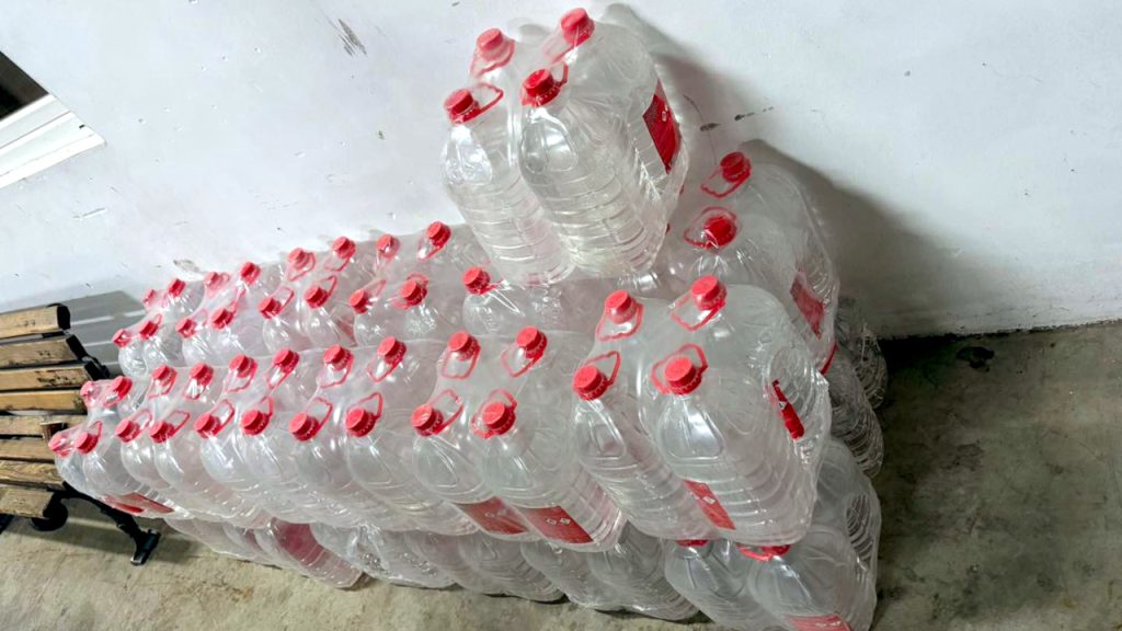 Zaplenjeno hiljadu litara etanola u regionu Prizrena (Foto Carina Kosova)