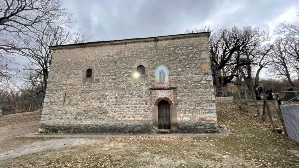 Apel za pomoć: Prikupljanje sredstava za proširenje crkvene porte u Straži Apel za pomoć - prikupljanje sredstava za proširenje crkvene porte u Straži (Foto TO Gnjilane)