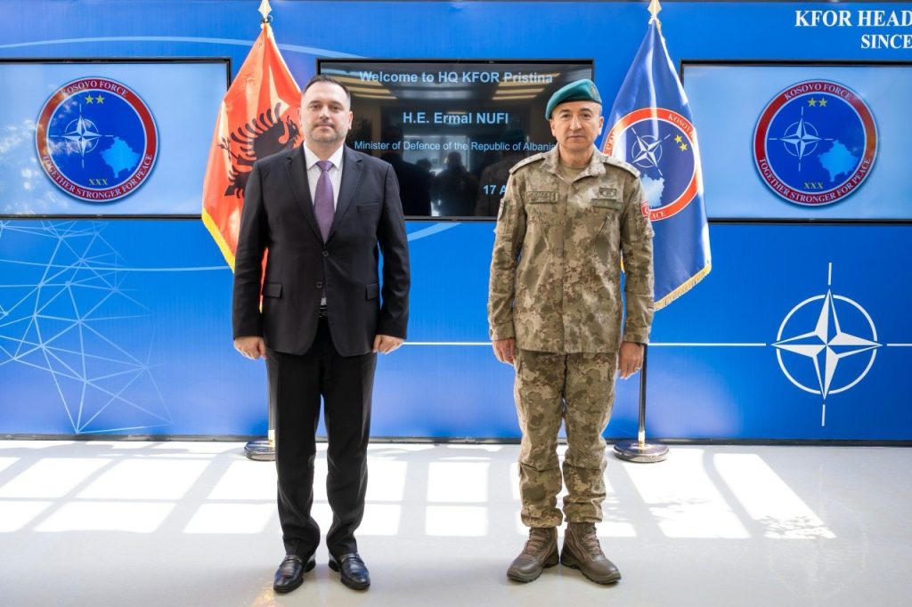 Ulutaš sa Nufijem o bezbednosnoj situaciji na Kosovu Ulutaš sa Nufijem o bezbednosnoj situaciji na Kosovu (Foto KFOR)