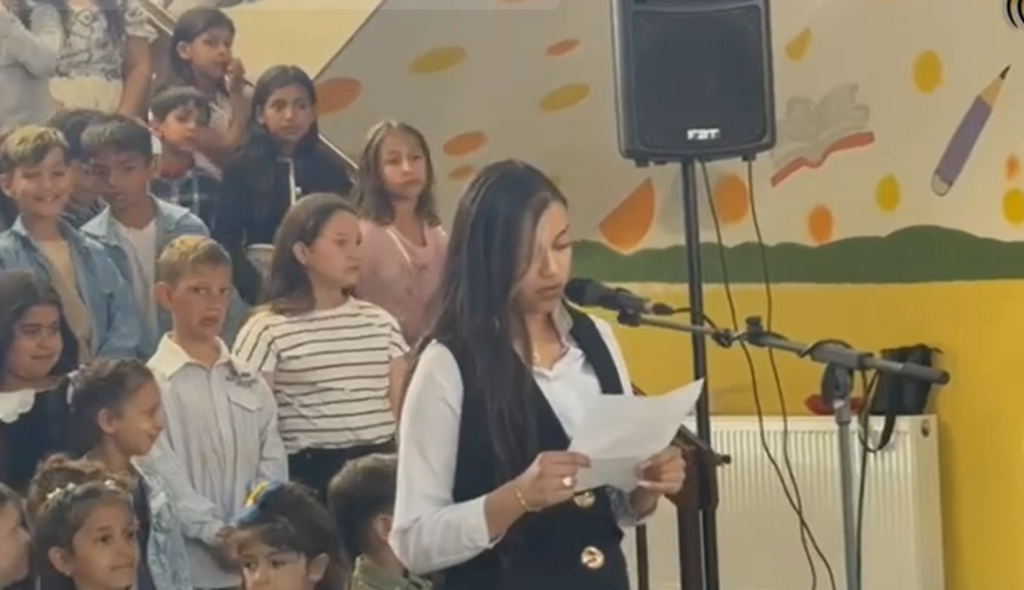 Učenici OŠ „Vlado Ćetković“ obeležili Dan Roma: Obrazovanje je naša snaga Učenici OŠ „Vlado Ćetković“ obeležili Dan Roma: Obrazovanje je naša snaga (Foto Printscreen Kontakt plus)