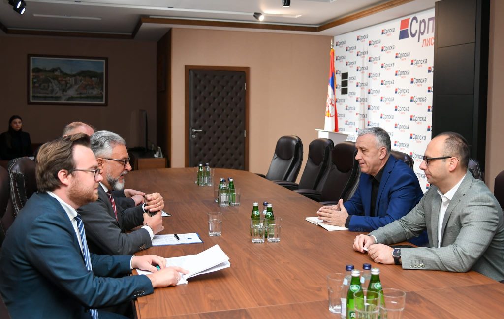 Srpska lista sa Barbanom: EULEX da intenzivira nadzor nad Kosovskom policijom Srpska lista sa Barbanom: EULEX da intenzivira nadzor nad Kosovskom policijom (Foto Srpska lista)