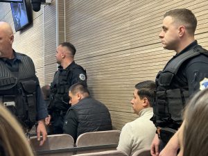 Tužilaštvo i advokati oštećenih traže doživotni zatvor za trojicu Srba optuženih za učešće u napadu u Banjskojm (Foto Kim)
