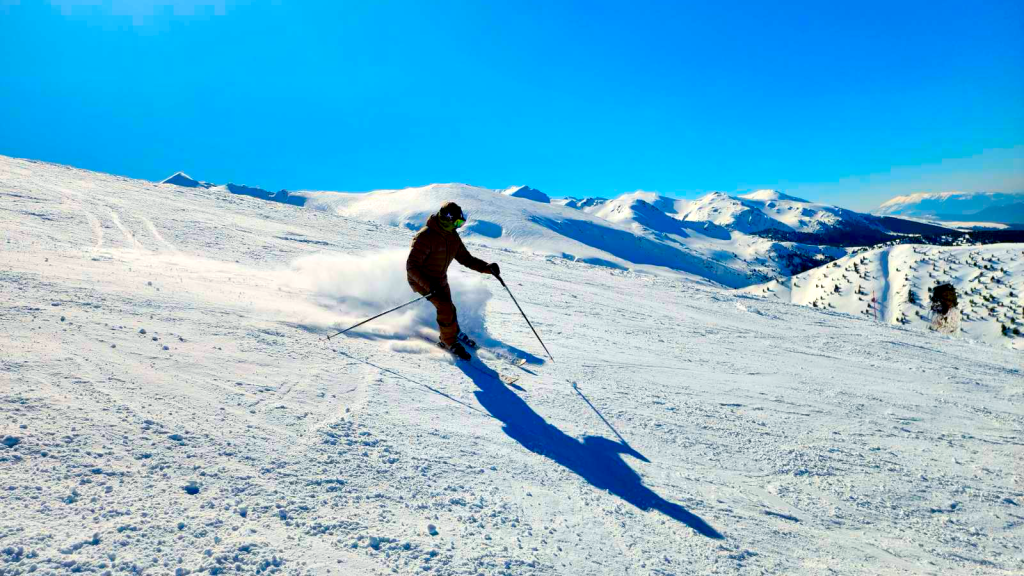 Navali se, Šar-planino - aprilsko skijanje na Brezovici, ilustracija (Foto Živojin Rakočević)