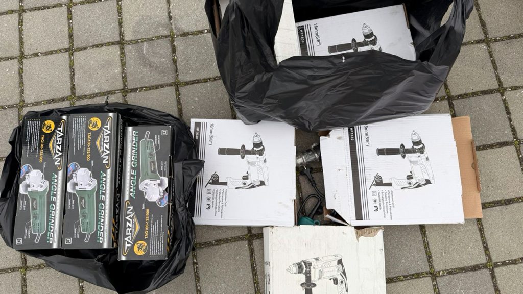 Sa tržišta povučeni nebezbedni proizvodi: Zaplenjene igračke, alati i zaštitna oprema Sa tržišta povučeni nebezbedni proizvodi - zaplenjene igračke, alati i zaštitna oprema (Foto MINTI)