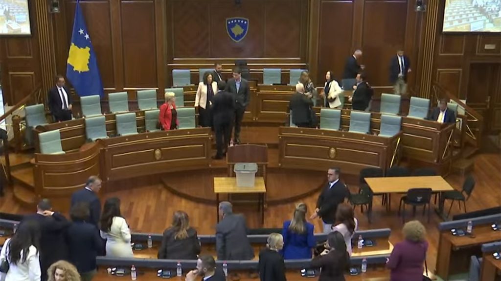Skupštinska sednica za izbor predsednika Kosova odložena za 14.00 (Foto printskrin RTK2)