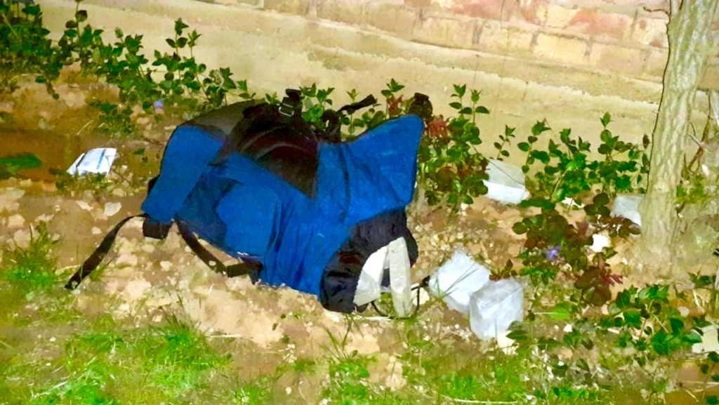Uroševac: Uhapšene četiri osobe, zaplenjeno skoro 18 kilograma heroina Uhapšene četiri osobe u Uroševcu, zaplenjeno skoro 18 kilograma heroina (Foto Kosovska policija)