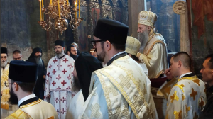 Patrijarh Porfirije služio u Visokim Dečanima na Vaskršnji ponedeljak (Foto RTV Gračanica)