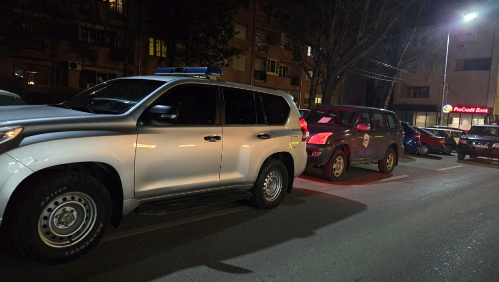 Severna Mitrovica: Pretres stana jednog od danas privedenih zbog pošte Srbije Kosovska policija (Foto KoSSev)
