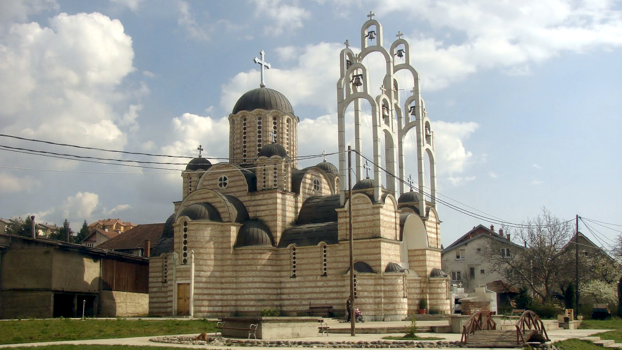 Crkva Svetog Vasilija Ostroškog, Leposavić (Foto Paweł Cecha - pawelradek.blogspot.com, CC BY-SA 3.0, Wikipedia)