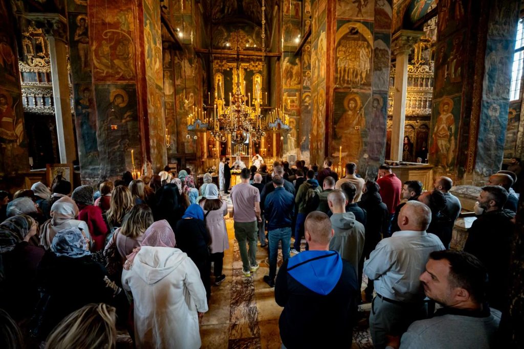 U Visokim Dečanima obeležena hramovna slava Vaznesenja Gospodnjeg U Visokim Dečanima obeležena hramovna slava Vaznesenja Gospodnjeg (Foto Manastir Visoki Dečani)