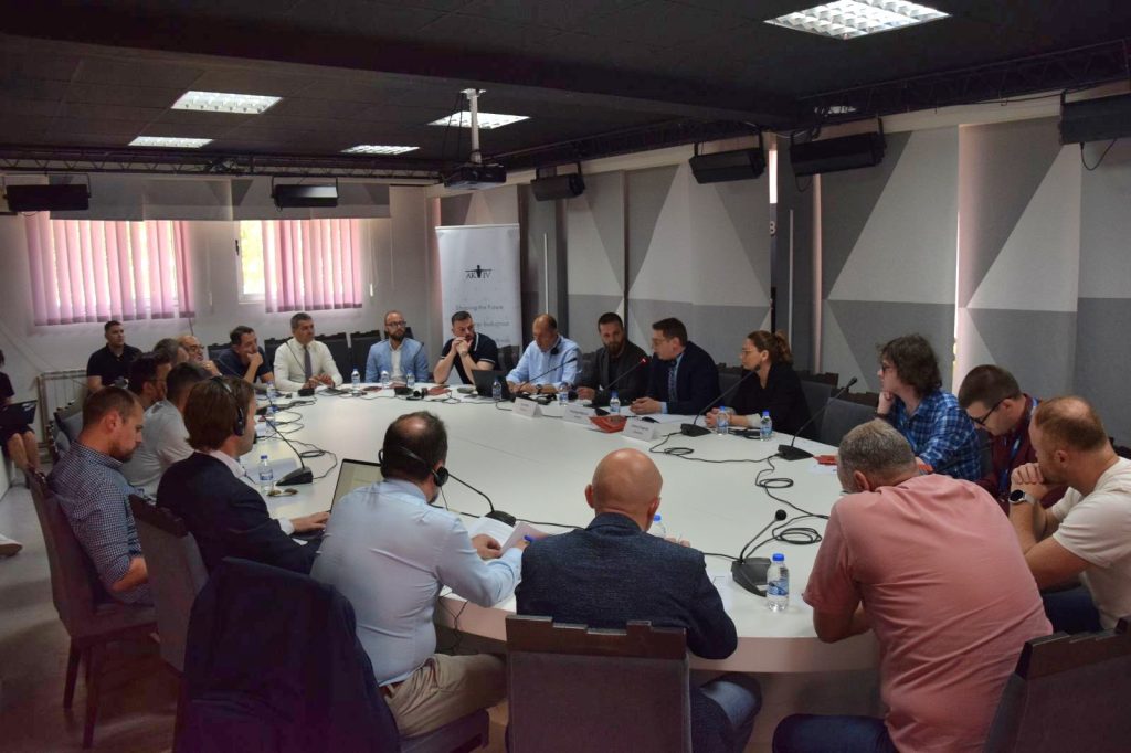 Ko odlučuje o nečijoj imovini na Kosovu: Između faktičkog stanja i pravne sigurnosti Predstavljanje izveštaja „Pravo svojine između faktičkog stanja i sudske zaštite - održaj i formalizacija neformalnih ugovora na Kosovu“ NVO Aktiv (Foto Radio Kim)