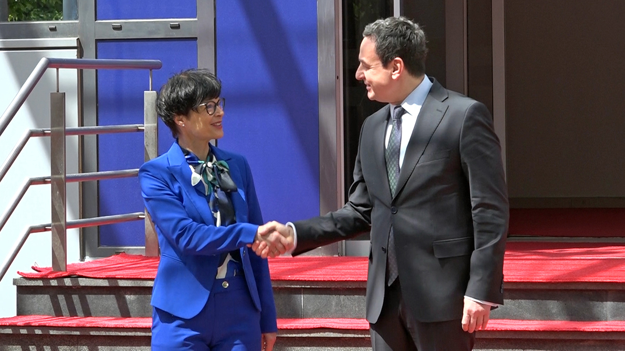 Marta Kos i Aljbin Kurti u Prištini (Foto Kim)