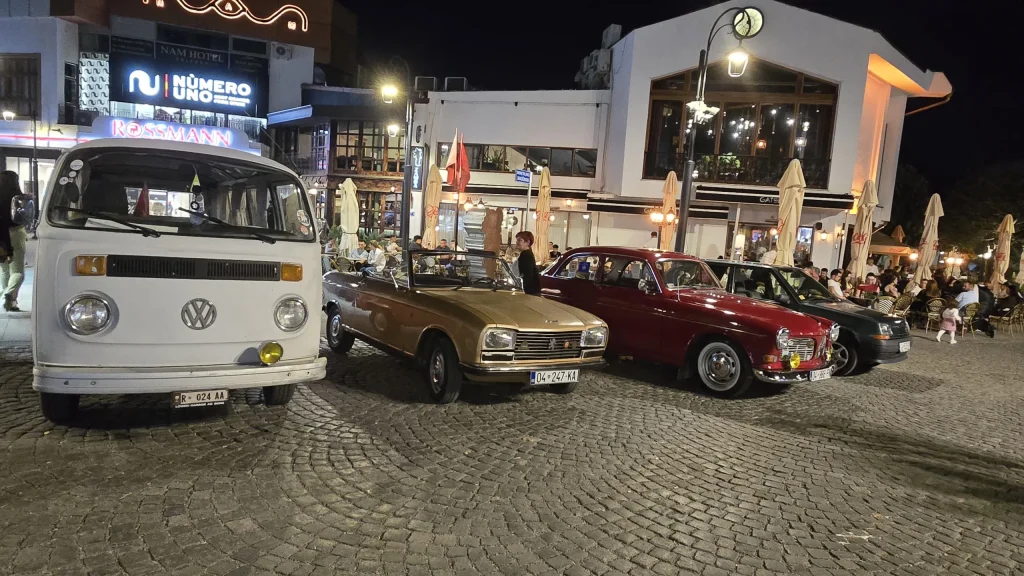 Prizren: „Oldtimer fest“ na Šadrvanu okupio ljubitelje starih automobila iz regiona Odltajmeri