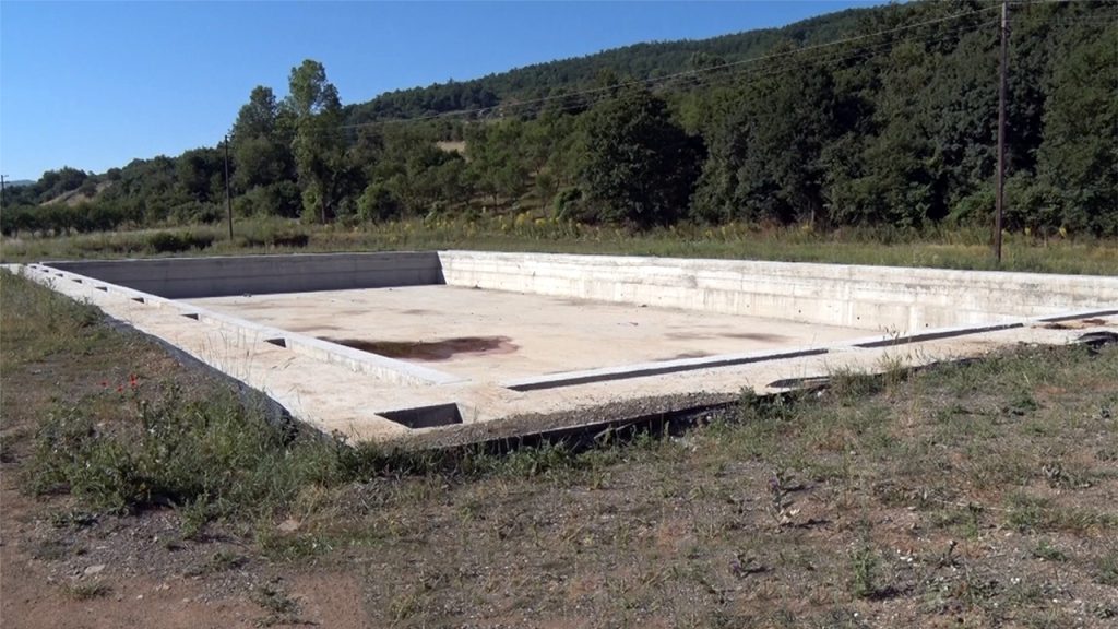 Tender pod istragom stopirao višemilionski projekat u Leposaviću Tender za bazen u Leposaviću vredan 1,8 miliona evra pod istragom Kosovske policije (Foto arhiva Kim)