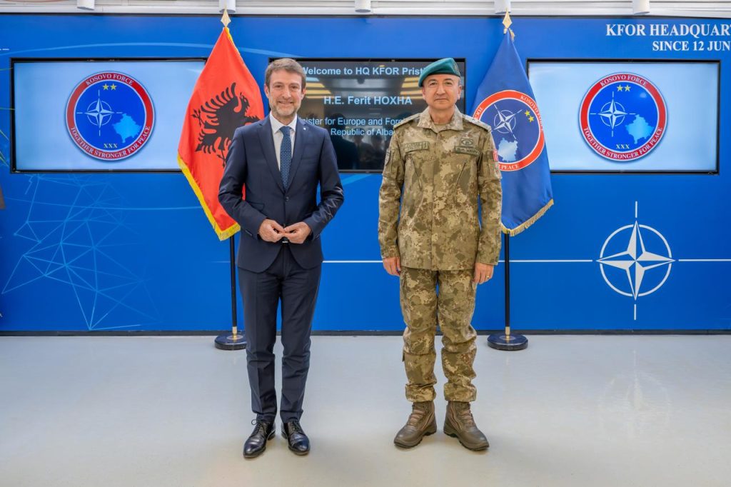 Hodža sa Ulutašom: Bezbednost Kosova neraskidivo povezana sa interesima Albanije Hodža sa Ulutašom: Bezbednost Kosova neraskidivo povezana sa interesima Albanije (Foto Ferat Hoža / X)