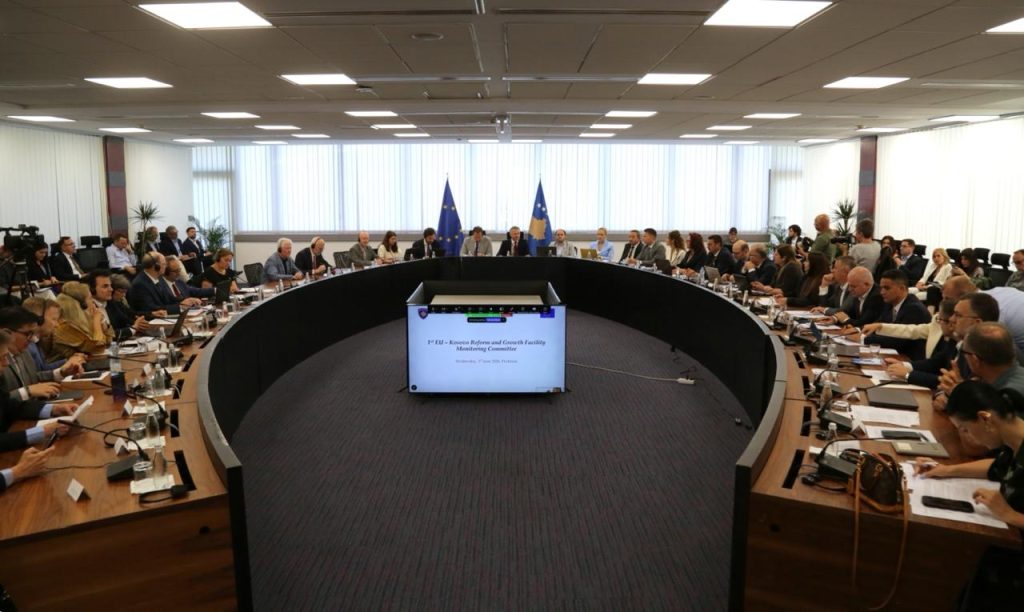 Održan prvi sastanak Kosova i EU o sprovođenju Reformske agende Održan prvi sastanak Kosova i EU o sprovođenju Reformske agende (Foto Kabinet kosovskog premijera)