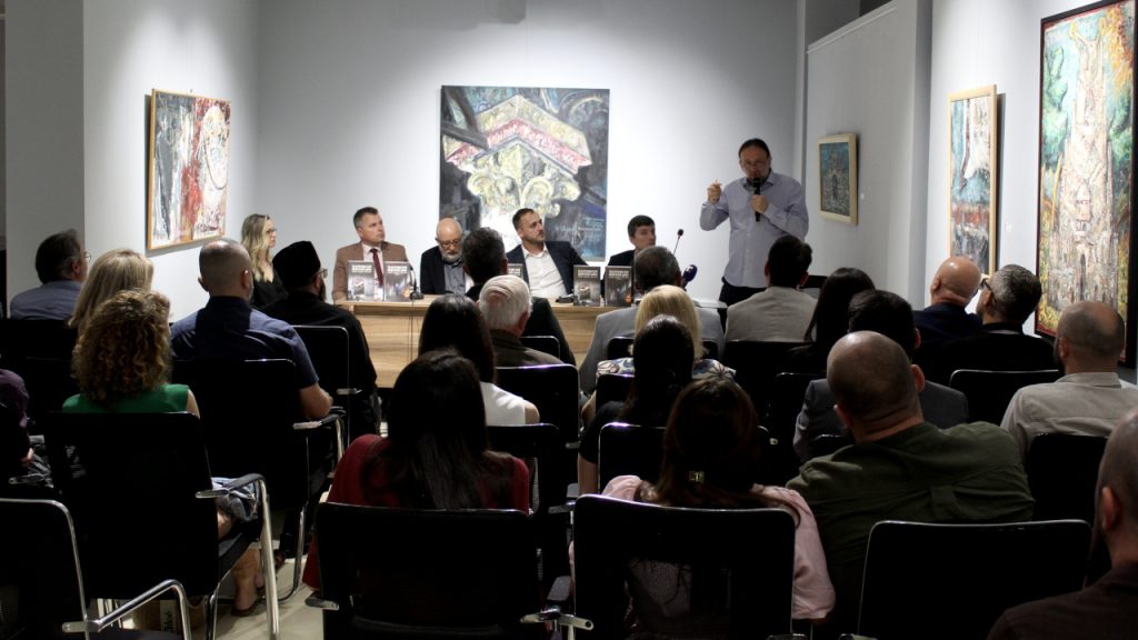 Promovisan drugi tom zbornika o Martovskom pogromu: Naučno lice jednog od najtežih stradanja na Kosovu Martovski pogrom 2004 - promovisan drugi tom zbornika u Gračanici (Foto Kim)