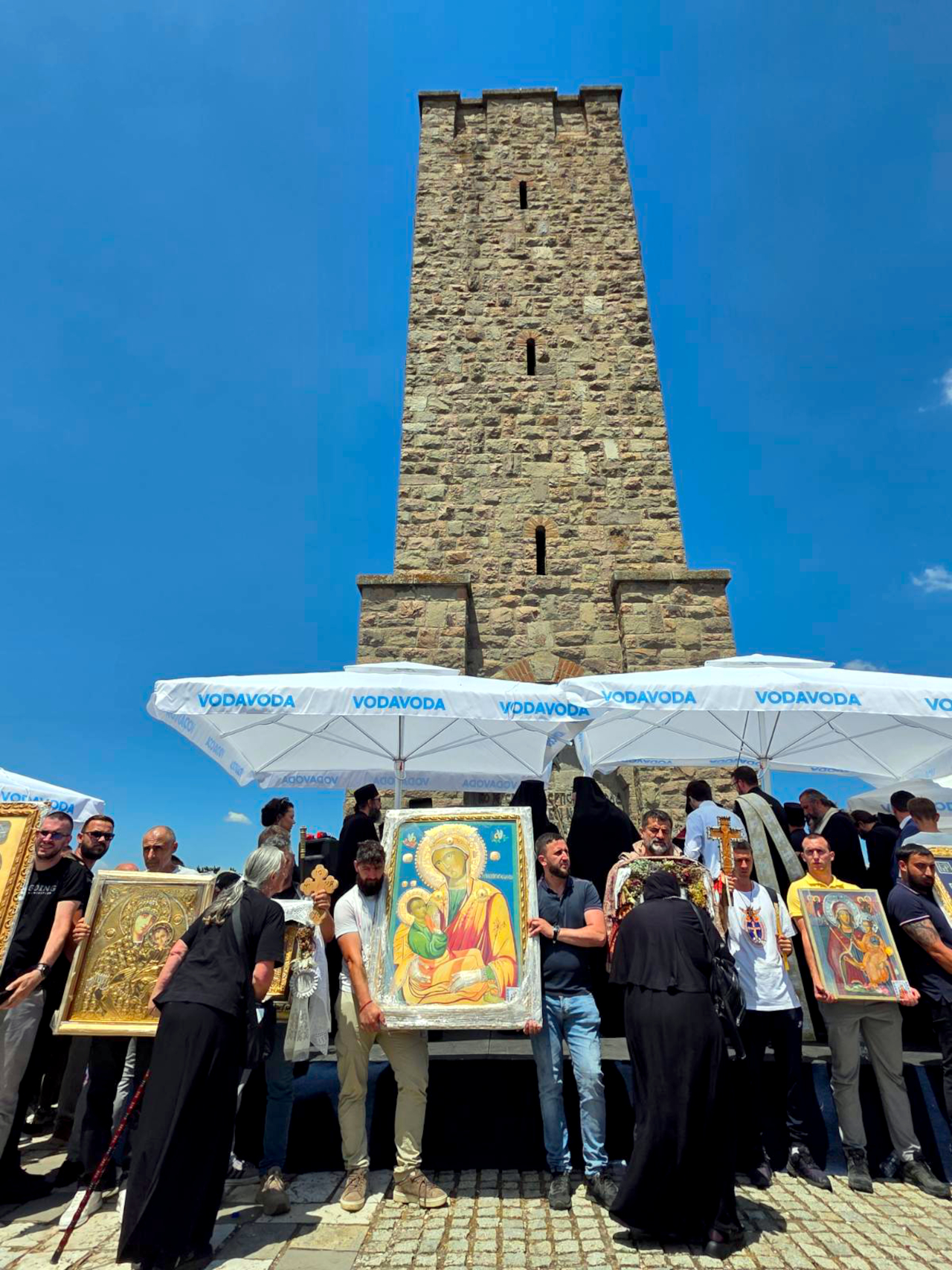 Parastos na Gazimestanu (Foto Živojin Rakočević)