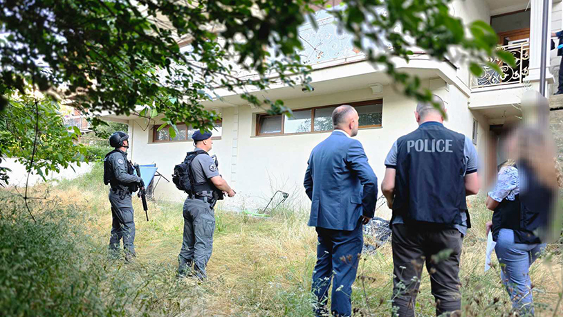 Priština: Zaplenjena imovina vredna milion evra u istrazi pranja novca od trgovine drogom Priština: Zaplenjena imovina vredna milion evra u istrazi pranja novca od trgovine drogom