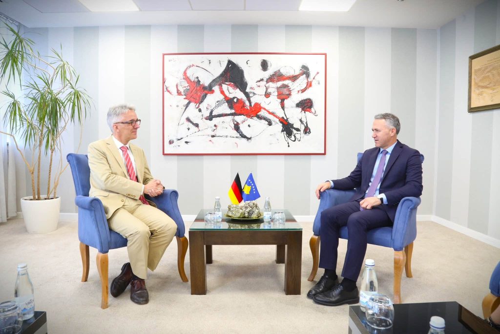 Zuljfaj sa Rudolfom: Podrška Nemačke ključna za evropske integracije Kosova Zuljfaj sa Rudolfom: Podrška Nemačke ključna za evropske integracije Kosova (Foto Jeton Zuljfaj)