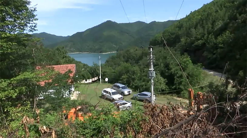 Mujka: Rušenje vikendica sprovodi Inspektorat Ministarstva životne sredine Rušenje vikendica na jezeru Gazivode (Foto RTS)