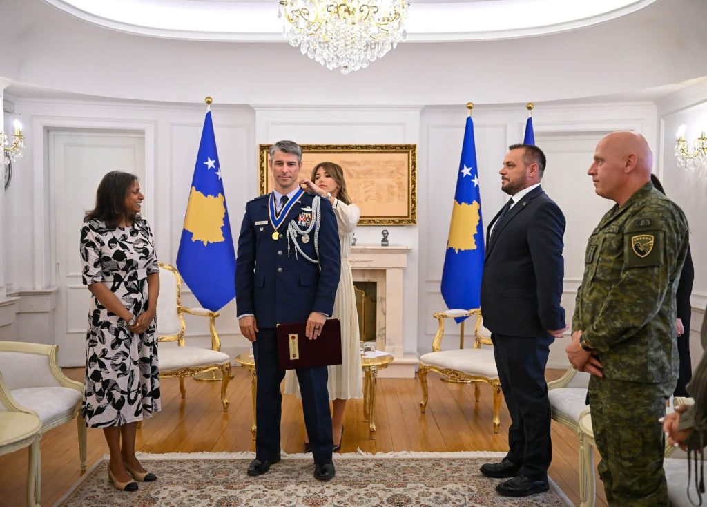 Hadžiju odlikovala američkog vojnog atašea za doprinos saradnji Kosova i SAD