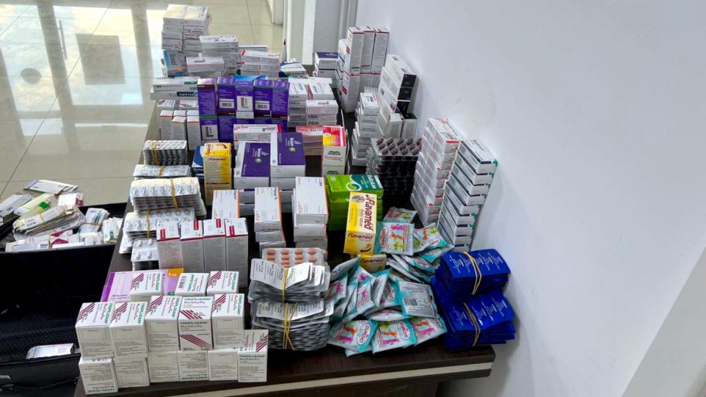 Na Jarinju zaplenjeni lekovi i drugi farmaceutski proizvodi Na Jarinju zaplenjeno više od sedam hiljada lekova (Foto Kosovska carina)