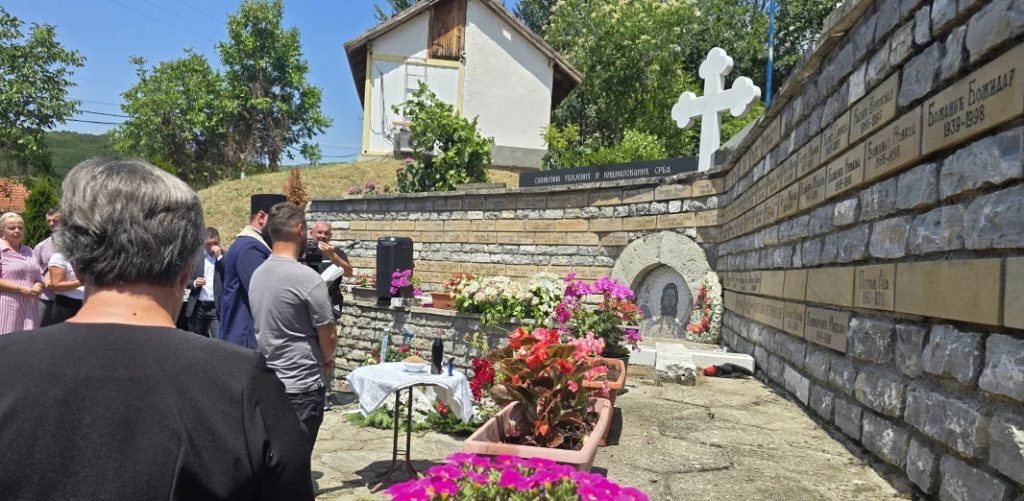 Parastos za kidnapovane i ubijene Srbe služen u Velikoj Hoči