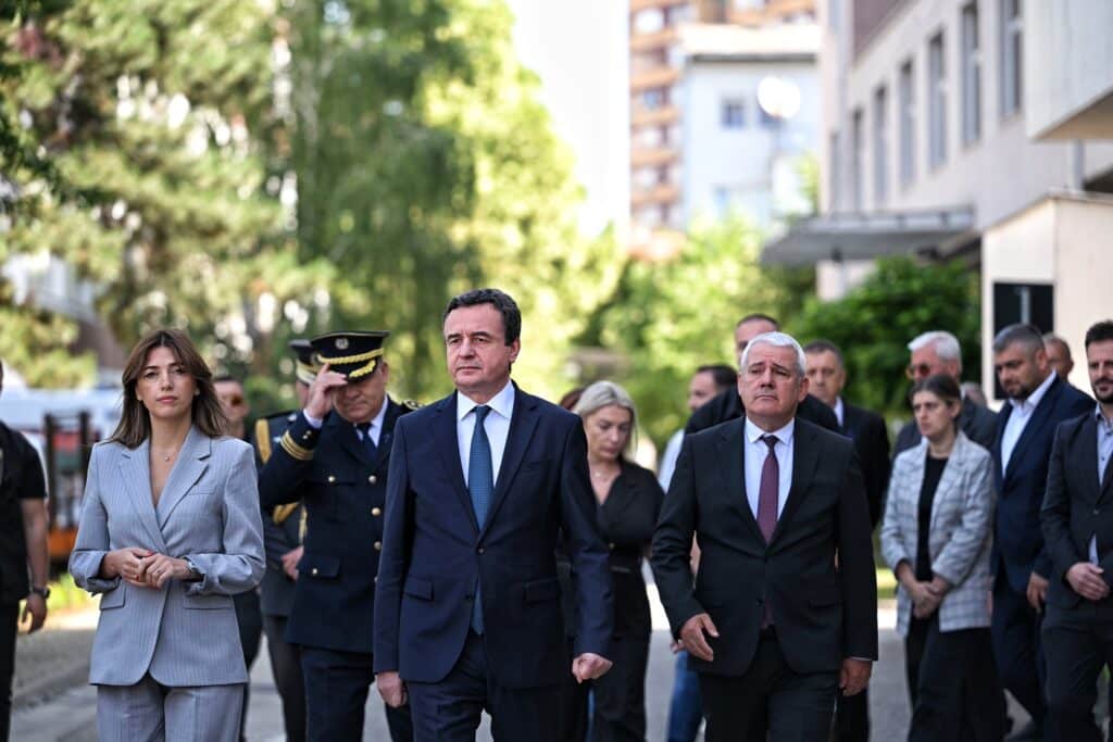 Kosovsko rukovodstvo odalo poštu stradalim policajcima Foto: Kabinet premijera Kosova